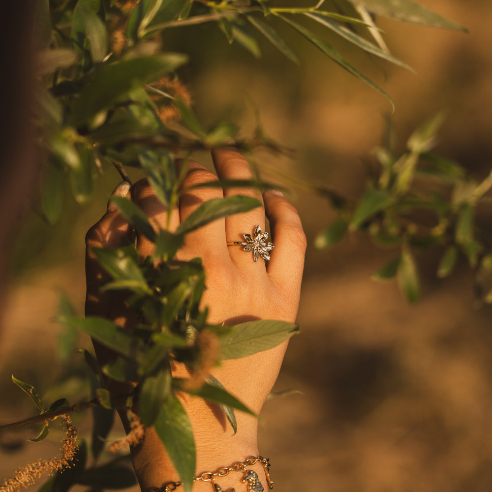 Elegant small flower - RING